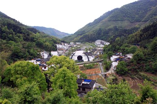 瑶乡新貌.jpg